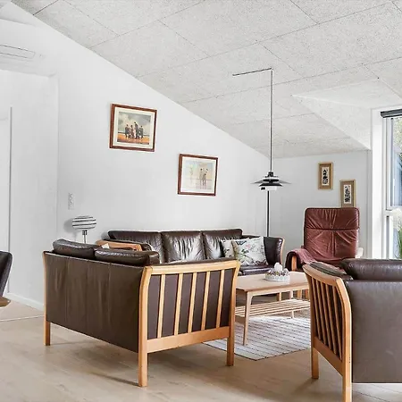 0330-romo-praestekraven-3 Mølby